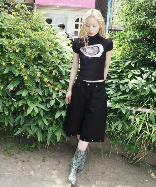 musubore(ムスボレ)の「【 select 】studs bermuda black denim PT / スタッズバミューダパンツ(デニムパンツ・レディース・ブラック・L/M)」の2枚目の写真