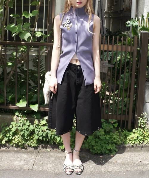 musubore(ムスボレ)の「【 select 】studs bermuda black denim PT / スタッズバミューダパンツ(デニムパンツ・レディース・ブラック・L/M)」の4枚目の写真