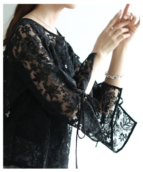 Sawa a la mode（サワアラモード）の「総花柄レースフレアスリーブブラウス（シャツ/ブラウス・レディース・オフホワイト/ブラック・FREE）」の7枚目の写真