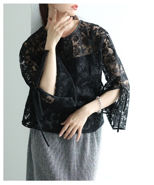 Sawa a la mode（サワアラモード）の「総花柄レースフレアスリーブブラウス（シャツ/ブラウス・レディース・オフホワイト/ブラック・FREE）」の10枚目の写真