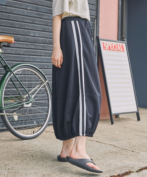 U.S. POLO ASSN.（ユーエスポロアッスン）の「U.S. POLO ASSN. / ユーエスポロアッスン 別注 サイドライン バルーン ジャージスカート（スカート・レディース・ネイビー/ブラック・S/M）」の21枚目の写真