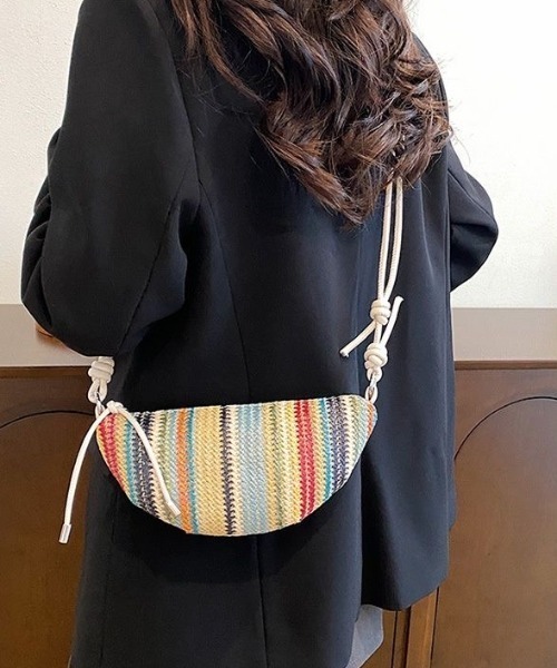 MONO8(モノハチ)の「マルチカラーボーダー編みハーフムーンショルダーバッグ(ショルダーバッグ・レディース・アイボリー/ブラック/ブラウン・F)」の12枚目の写真