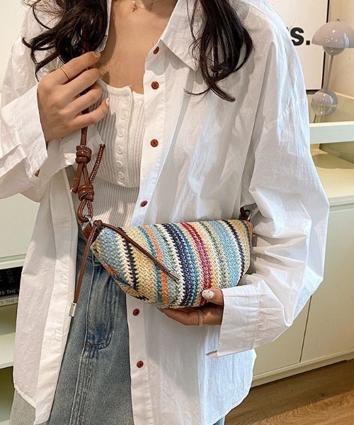 MONO8(モノハチ)の「マルチカラーボーダー編みハーフムーンショルダーバッグ(ショルダーバッグ・レディース・アイボリー/ブラック/ブラウン・F)」の19枚目の写真