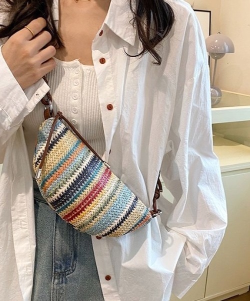 MONO8(モノハチ)の「マルチカラーボーダー編みハーフムーンショルダーバッグ(ショルダーバッグ・レディース・アイボリー/ブラック/ブラウン・F)」の22枚目の写真