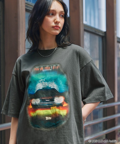 MONO-MART(モノマート)の「【UNIVERSAL×たいさやのパークガイド】ヴィンテージライク グラフィックオーバーサイズ 半袖Tシャツ(Tシャツ/カットソー・レディース・スミクロ/ブラック系/ブラック系1/オフホワイト・M/L)」の12枚目の写真