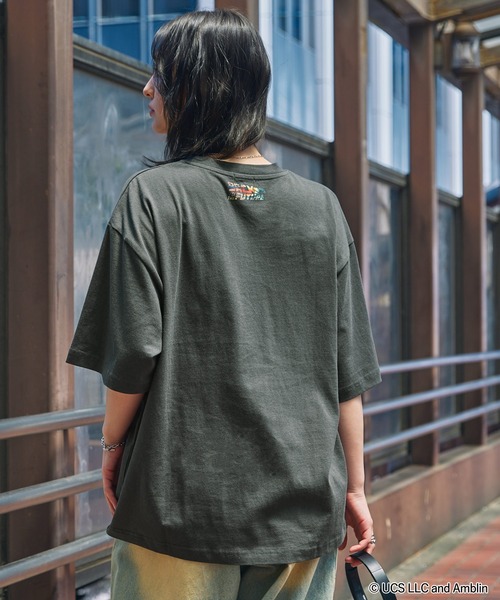 MONO-MART(モノマート)の「【UNIVERSAL×たいさやのパークガイド】ヴィンテージライク グラフィックオーバーサイズ 半袖Tシャツ(Tシャツ/カットソー・レディース・スミクロ/ブラック系/ブラック系1/オフホワイト・M/L)」の17枚目の写真