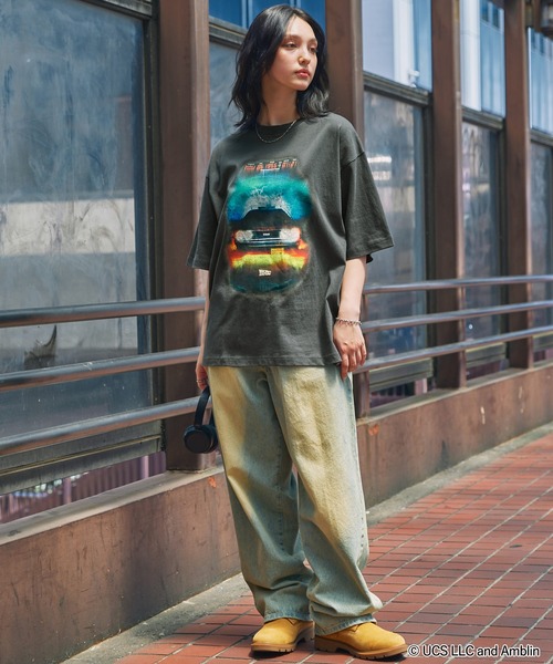 MONO-MART(モノマート)の「【UNIVERSAL×たいさやのパークガイド】ヴィンテージライク グラフィックオーバーサイズ 半袖Tシャツ(Tシャツ/カットソー・レディース・スミクロ/ブラック系/ブラック系1/オフホワイト・M/L)」の18枚目の写真