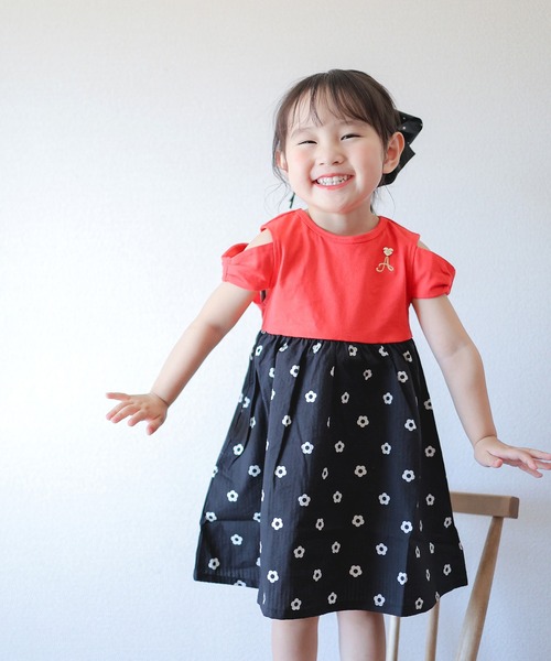 apres les cours(アプレレクール)の「【リンク/ジュニア対応】3柄オフショルリボンドッキングワンピース(ワンピース・キッズ・ブルー/レッド/イエロー・80/90/100/110/120/130/140)」の1枚目の写真