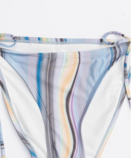 MAISON SPECIAL（メゾンスペシャル）の「【PISCESS×MAISON SPECIAL】Holographic Bikini/ホログラフィックビキニ（水着・レディース・レッド/ブルー・S/M）」の14枚目の写真