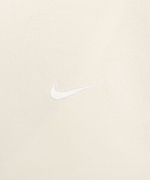 NIKE(ナイキ)の「ナイキ スポーツウェア ウィメンズ オーバーサイズド ショートスリーブ ポロ トップ / Nike Sportswear Women's Oversized Short-Sleeve Polo Top IB2154-133 Sail(ポロシャツ・レディース・クリーム・XL/M/L/XS/S)」の4枚目の写真