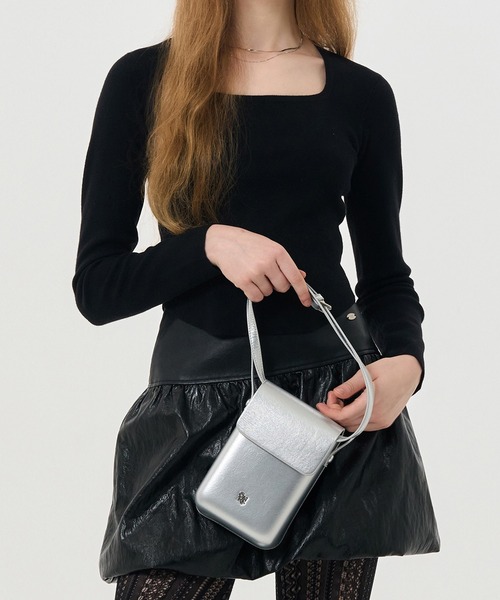 GENERAL IDEA(ジェネラルアイデア)の「GENERAL IDEA/ジェネラルアイディア crack square mini bag ポシェット(ショルダーバッグ・レディース・ブラック/シルバー・FREE)」の1枚目の写真