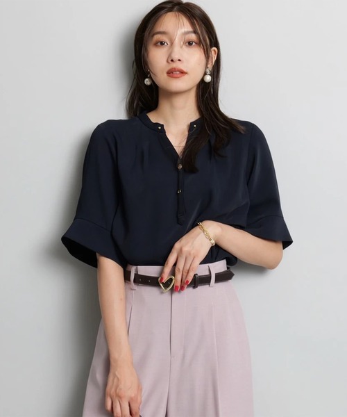 JUSGLITTY（ジャスグリッティー）の「チェーンネックゆるブラウス（シャツ/ブラウス・レディース・ネイビー/ピンクベージュ/オフホワイト・2/1）」の7枚目の写真