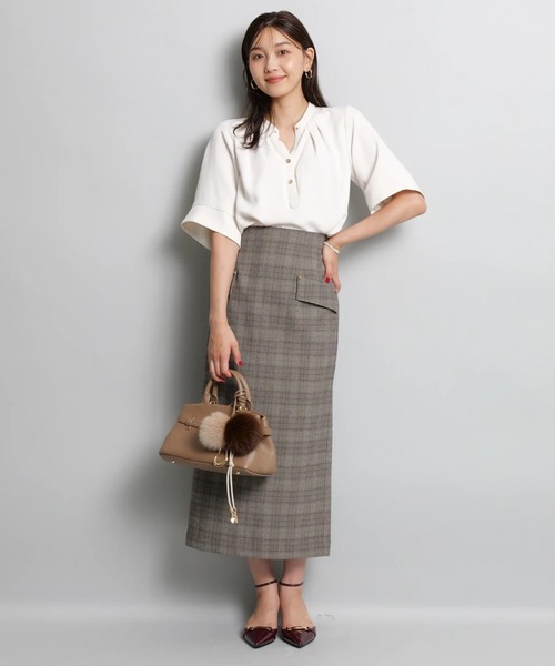 JUSGLITTY（ジャスグリッティー）の「チェーンネックゆるブラウス（シャツ/ブラウス・レディース・ネイビー/ピンクベージュ/オフホワイト・2/1）」の10枚目の写真