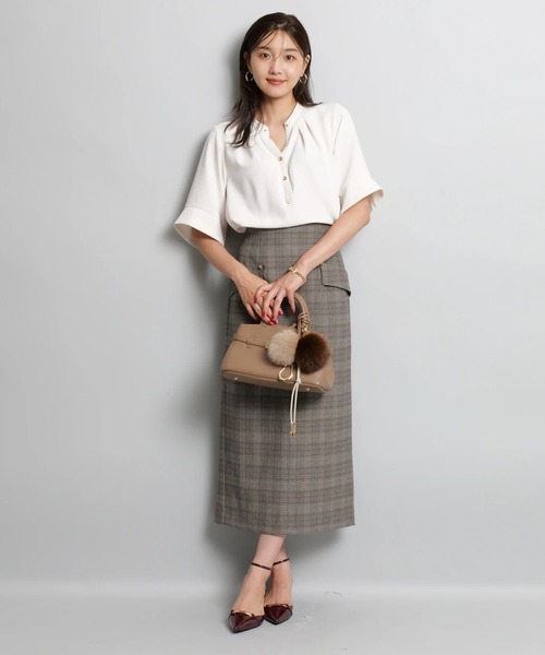 JUSGLITTY（ジャスグリッティー）の「チェーンネックゆるブラウス（シャツ/ブラウス・レディース・ネイビー/ピンクベージュ/オフホワイト・2/1）」の12枚目の写真