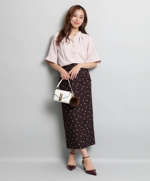 JUSGLITTY（ジャスグリッティー）の「チェーンネックゆるブラウス（シャツ/ブラウス・レディース・ネイビー/ピンクベージュ/オフホワイト・2/1）」の20枚目の写真