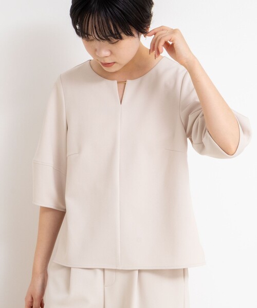 NOLLEY’S Sophi(ノーリーズソフィ)の「《セットアップ対応》カットジョーゼットコクーンスリーブプルオーバーブラウス(シャツ/ブラウス・レディース・ネイビー/ベージュ/ブラック・38)」の3枚目の写真