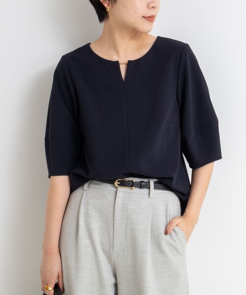 NOLLEY’S Sophi(ノーリーズソフィ)の「《セットアップ対応》カットジョーゼットコクーンスリーブプルオーバーブラウス(シャツ/ブラウス・レディース・ネイビー/ベージュ/ブラック・38)」の1枚目の写真