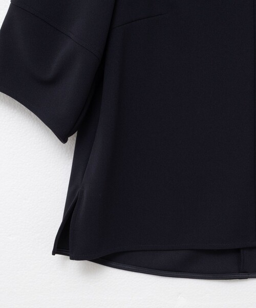 NOLLEY’S Sophi(ノーリーズソフィ)の「《セットアップ対応》カットジョーゼットコクーンスリーブプルオーバーブラウス(シャツ/ブラウス・レディース・ネイビー/ベージュ/ブラック・38)」の9枚目の写真