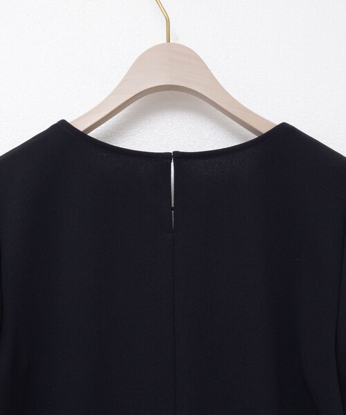 NOLLEY’S Sophi(ノーリーズソフィ)の「《セットアップ対応》カットジョーゼットコクーンスリーブプルオーバーブラウス(シャツ/ブラウス・レディース・ネイビー/ベージュ/ブラック・38)」の16枚目の写真
