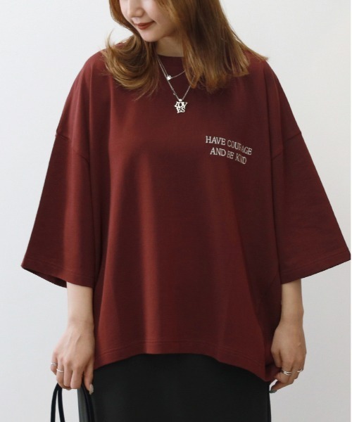 Right-on（ライトオン）の「【見た目は秋、機能は夏】【HONEYSUCKLE ROSE】インレイロゴＴシャツ(接触冷感/UVカット)（Tシャツ/カットソー・レディース・キナリ/ダークグレー/オフホワイト/レッド・M/S/L）」の5枚目の写真