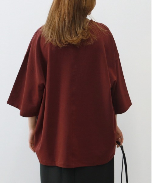 Right-on（ライトオン）の「【見た目は秋、機能は夏】【HONEYSUCKLE ROSE】インレイロゴＴシャツ(接触冷感/UVカット)（Tシャツ/カットソー・レディース・キナリ/ダークグレー/オフホワイト/レッド・M/S/L）」の6枚目の写真