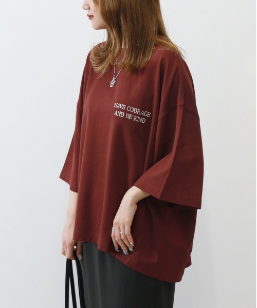 Right-on（ライトオン）の「【見た目は秋、機能は夏】【HONEYSUCKLE ROSE】インレイロゴＴシャツ(接触冷感/UVカット)（Tシャツ/カットソー・レディース・キナリ/ダークグレー/オフホワイト/レッド・M/S/L）」の7枚目の写真