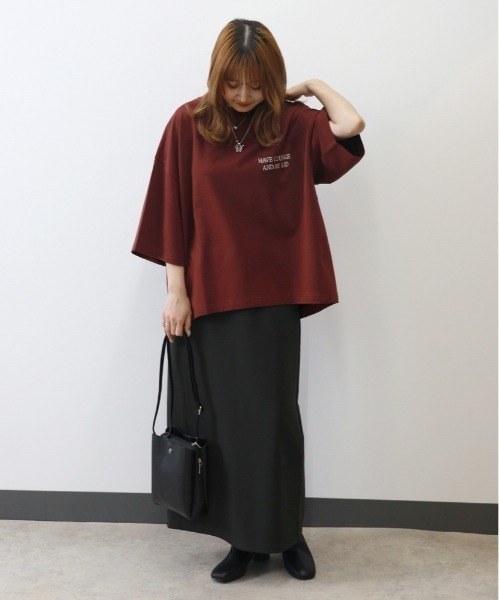 Right-on（ライトオン）の「【見た目は秋、機能は夏】【HONEYSUCKLE ROSE】インレイロゴＴシャツ(接触冷感/UVカット)（Tシャツ/カットソー・レディース・キナリ/ダークグレー/オフホワイト/レッド・M/S/L）」の9枚目の写真