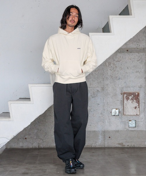 HEREIAM（ヘレイアム）の「【HEREIAM MEN】RENUストレッチタフタ使用。撥水フォルムパンツ（その他パンツ・メンズ・カーキ/ブラック・MEDIUM/LARGE）」の8枚目の写真