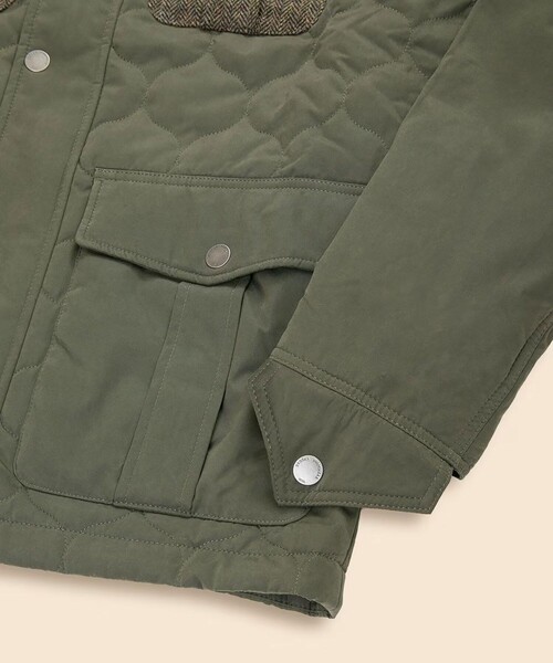 BROOKS BROTHERS（ブルックスブラザーズ）の「ポリエステルブレンド　キルティング×ツイード　フィールドジャケット（ミリタリージャケット・メンズ・カーキ・LARGE/MEDIUM/SMALL/X-LARGE）」の2枚目の写真