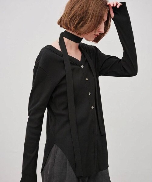uncrave(アンクレイヴ)の「ヴィンテージリブ 2WAYトップス(Tシャツ/カットソー・レディース・ブラック系/グレー系/ホワイト系/レッド系/ダークブラウン系/ライトイエロー/ライトピンク・F)」の2枚目の写真