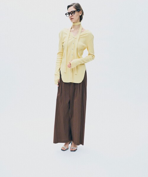 uncrave(アンクレイヴ)の「ヴィンテージリブ 2WAYトップス(Tシャツ/カットソー・レディース・ブラック系/グレー系/ホワイト系/レッド系/ダークブラウン系/ライトイエロー/ライトピンク・F)」の9枚目の写真
