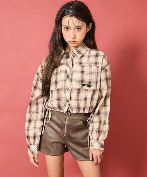 ANAP GiRL(アナップガール)の「サイドシャーリングチェックシャツ【キッズお揃い】(シャツ/ブラウス・キッズ・ブラック/ベージュ/ブラウン・S/XS/M)」の3枚目の写真