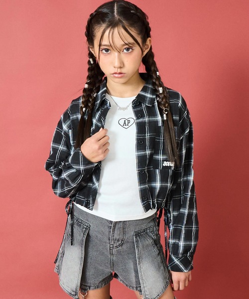 ANAP GiRL(アナップガール)の「サイドシャーリングチェックシャツ【キッズお揃い】(シャツ/ブラウス・キッズ・ブラック/ベージュ/ブラウン・S/XS/M)」の2枚目の写真