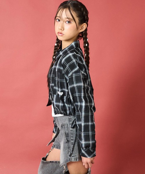 ANAP GiRL(アナップガール)の「サイドシャーリングチェックシャツ【キッズお揃い】(シャツ/ブラウス・キッズ・ブラック/ベージュ/ブラウン・S/XS/M)」の5枚目の写真