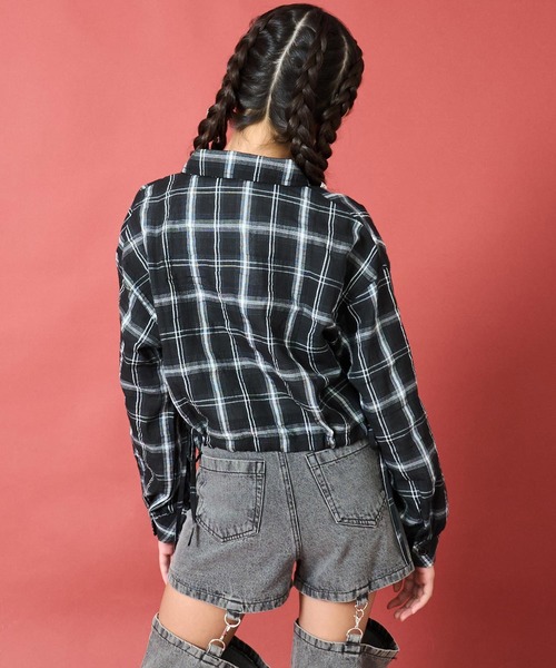 ANAP GiRL(アナップガール)の「サイドシャーリングチェックシャツ【キッズお揃い】(シャツ/ブラウス・キッズ・ブラック/ベージュ/ブラウン・S/XS/M)」の6枚目の写真