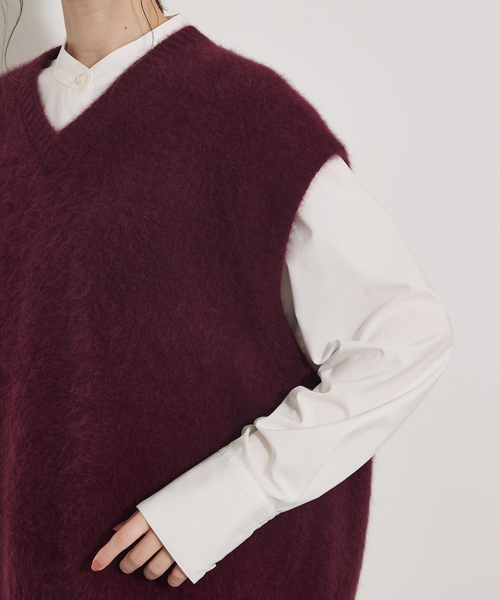 qualite（カリテ）の「フォックスウールジレ/秋服/冬服/ニット/ベスト/ニットビスチェ/バーガンディ（ベスト・レディース・ワイン/チャコールグレー・フリー）」の4枚目の写真