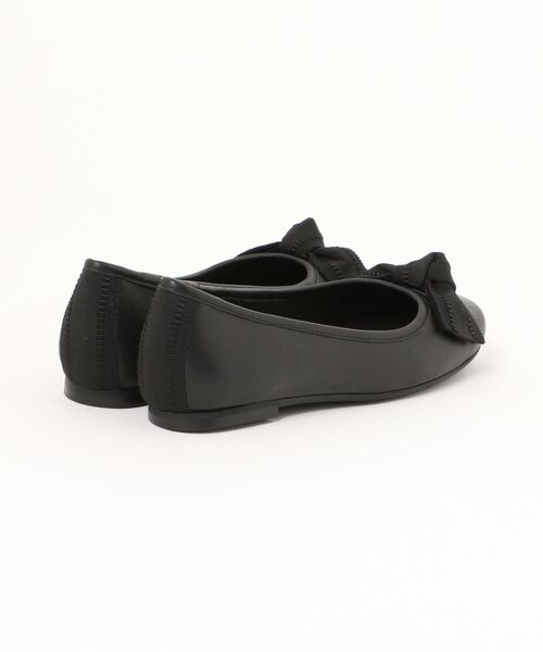 ANTEPRIMA(アンテプリマ)の「リボンモチーフスクエアトゥカッターパンプス(パンプス・レディース・ブラック系その他/ブラック・22.5cm/23.0cm/23.5cm/22.0cm/24.0cm/24.5cm)」の3枚目の写真