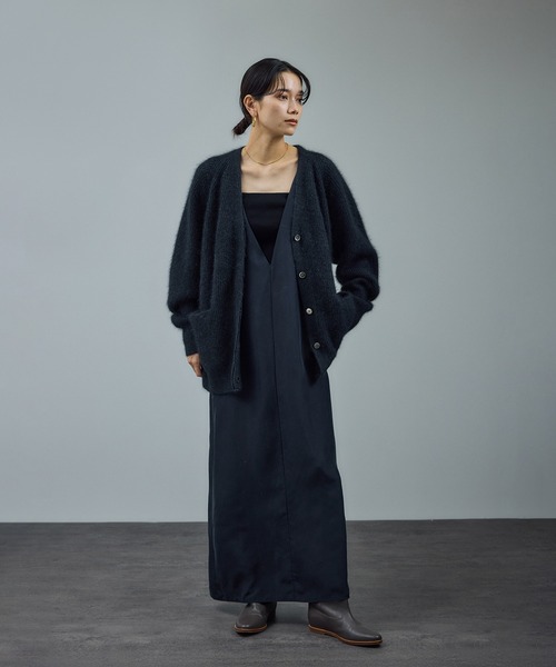 SALON adam et rope'(サロン アダム エ ロペ)の「【WEB限定】フォックスウールVネックニットカーディガン(カーディガン/ボレロ・レディース・チャコールグレー/オフホワイト/ピンク・FREE)」の5枚目の写真