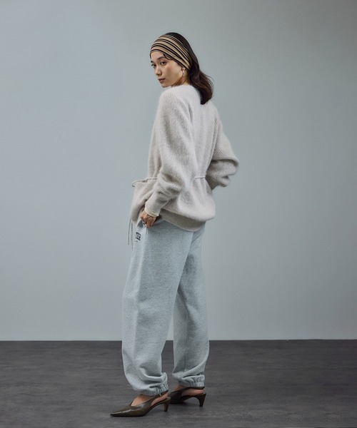 SALON adam et rope'(サロン アダム エ ロペ)の「【WEB限定】フォックスウールVネックニットカーディガン(カーディガン/ボレロ・レディース・チャコールグレー/オフホワイト/ピンク・FREE)」の12枚目の写真