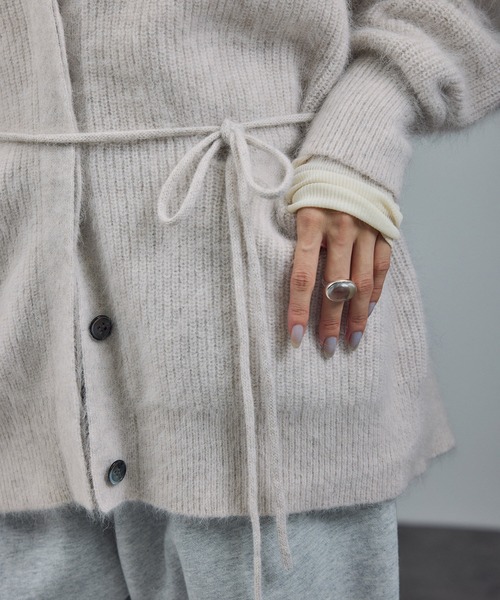 SALON adam et rope'(サロン アダム エ ロペ)の「【WEB限定】フォックスウールVネックニットカーディガン(カーディガン/ボレロ・レディース・チャコールグレー/オフホワイト/ピンク・FREE)」の16枚目の写真