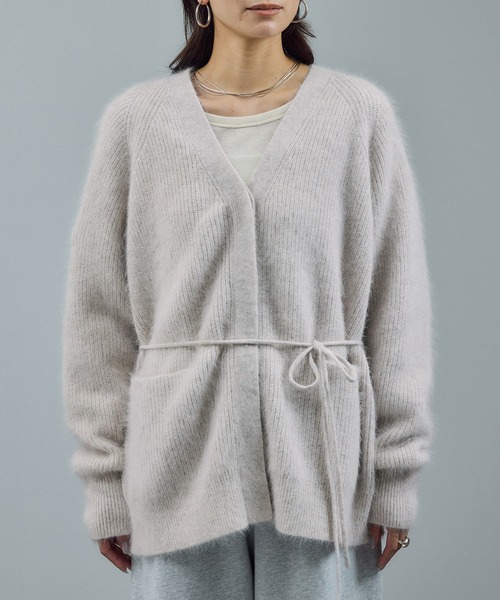 SALON adam et rope'(サロン アダム エ ロペ)の「【WEB限定】フォックスウールVネックニットカーディガン(カーディガン/ボレロ・レディース・チャコールグレー/オフホワイト/ピンク・FREE)」の21枚目の写真