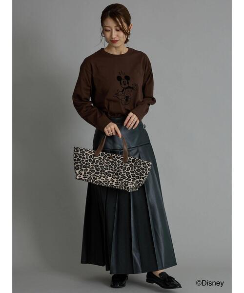 Te chichi（テチチ）の「【Disney】ミッキー/フロッキープリントロンT（Tシャツ/カットソー・レディース・チャコールグレー/ブラウン/ベージュ・F）」の22枚目の写真