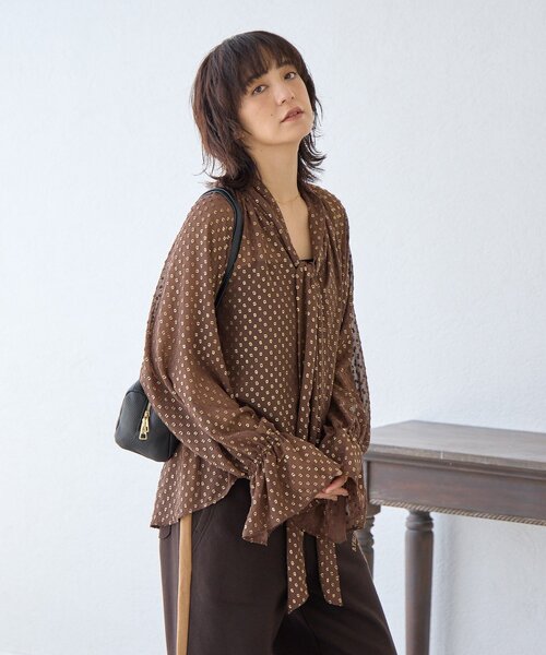 RIVE DROITE（リヴドロワ）の「【上品に華やぐ】フォイルドットボウタイブラウス（シャツ/ブラウス・レディース・ブラウン/オフホワイト・FREE）」の7枚目の写真