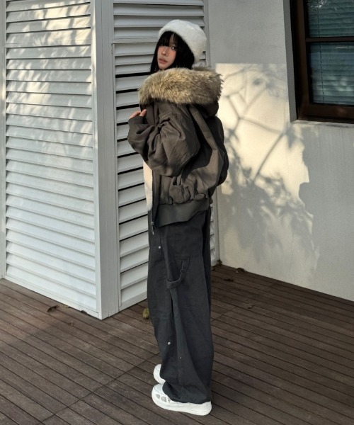 Ritzy(リッツィー)の「リベット飾り裏ボア付き エコダウンジャケット(ダウンジャケット/コート・レディース・ブラック/グレー・M/L)」の4枚目の写真