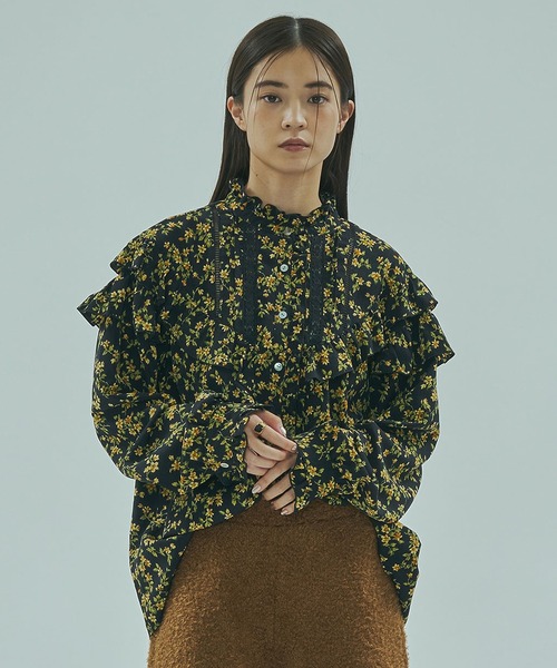 ROSE BUD（ローズバッド）の「FLOWER PRINT BLOUSE（シャツ/ブラウス・レディース・ブラック/ブラウン・ONE SIZE）」の10枚目の写真