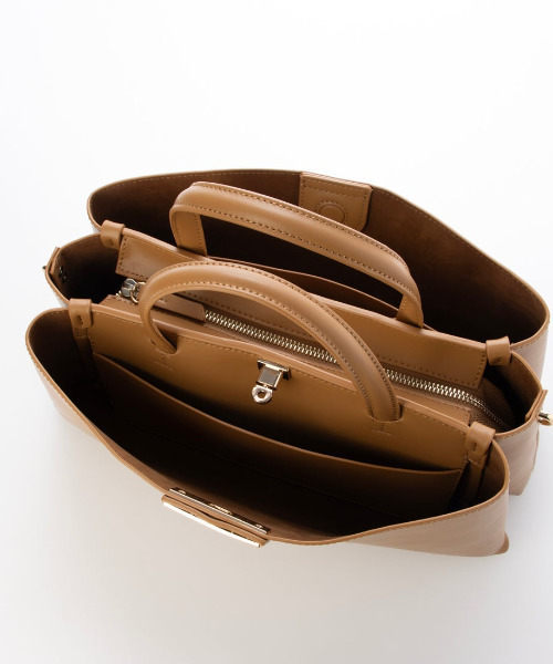 カカトゥ kakatoo / ヒネリ金具横長2wayショルダー（ショルダーバッグ