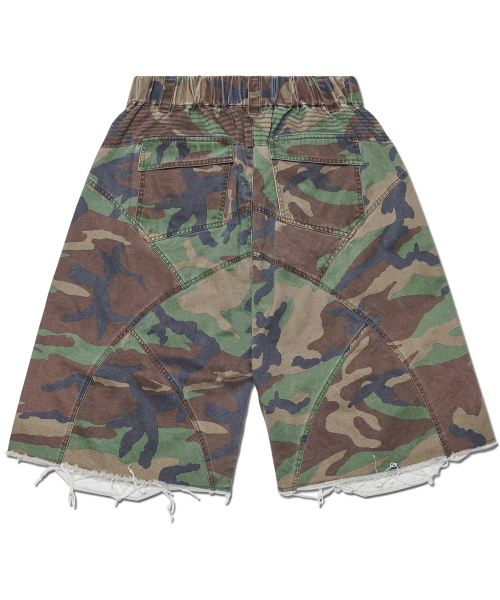 NOMANUAL(NOMANUAL)の「CAMOUFLAGE CARGO SHORTS - CAMOUFLAGE(その他パンツ・レディース・その他・MEDIUM/LARGE/SMALL)」の2枚目の写真