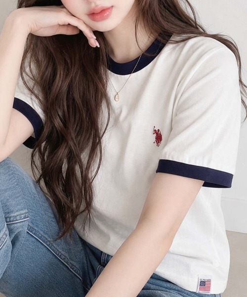 U.S. POLO ASSN.(ユーエスポロアッスン)の「moment+別注【U.S.POLO ASSN.】ワンポイント刺繍リンガー半袖Tシャツ(Tシャツ/カットソー・レディース・オフホワイト/オートミール/ネイビー・M/L)」の2枚目の写真