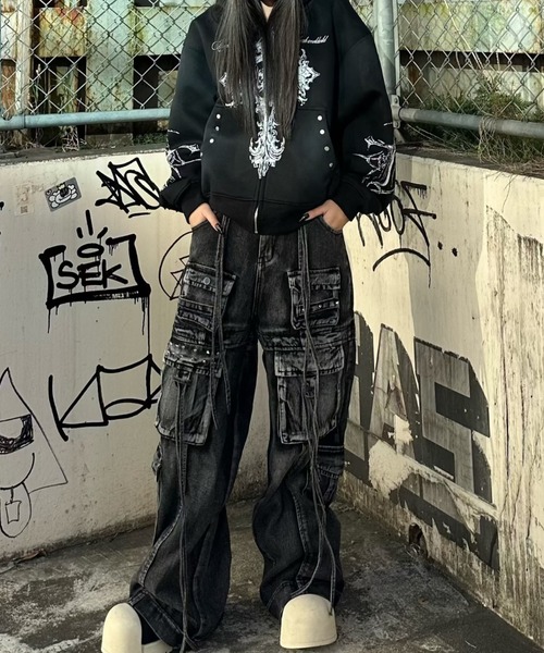 KsG（ケーエスジー）の「マルチポケットルーズカーゴデニム（カーゴパンツ・レディース・ブラック/ブルー・SMALL/MEDIUM/LARGE/X-LARGE）」の4枚目の写真