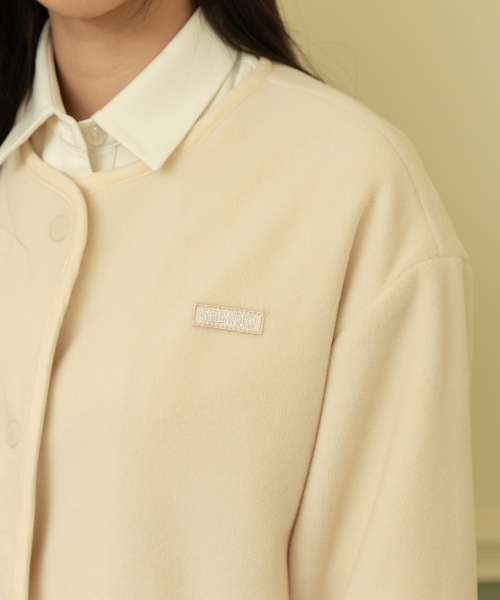 SELITIO(セレティオ)の「女性スナップボタンフリースジャケットベージュ(その他アウター・レディース・ベージュ・SMALL/MEDIUM/LARGE)」の3枚目の写真